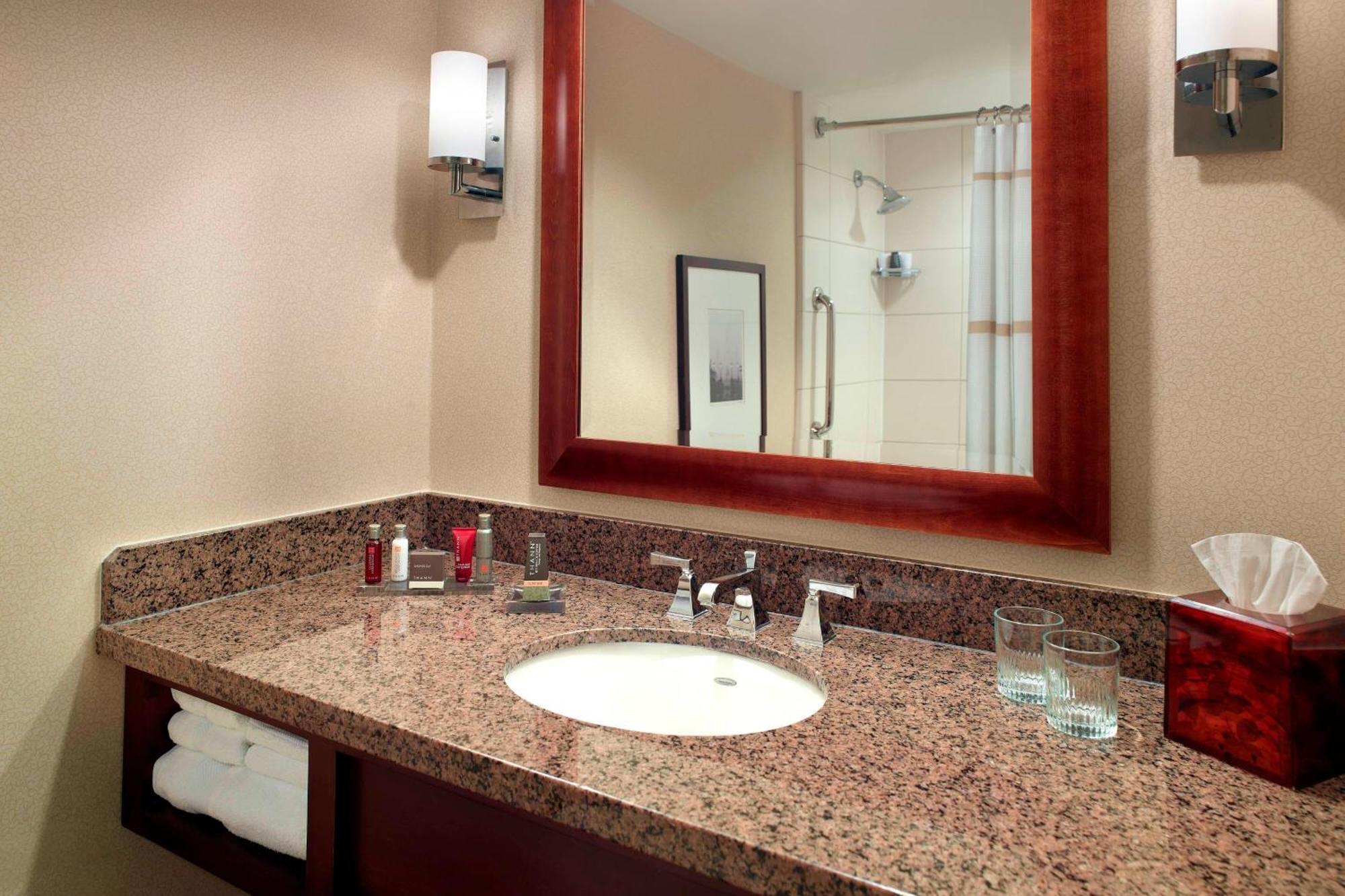 New Orleans Marriott Metairie At Lakeway Buitenkant foto