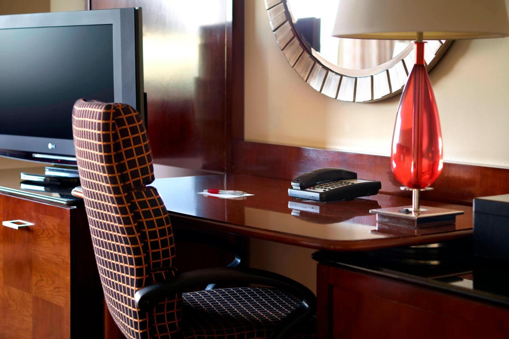 New Orleans Marriott Metairie At Lakeway Buitenkant foto